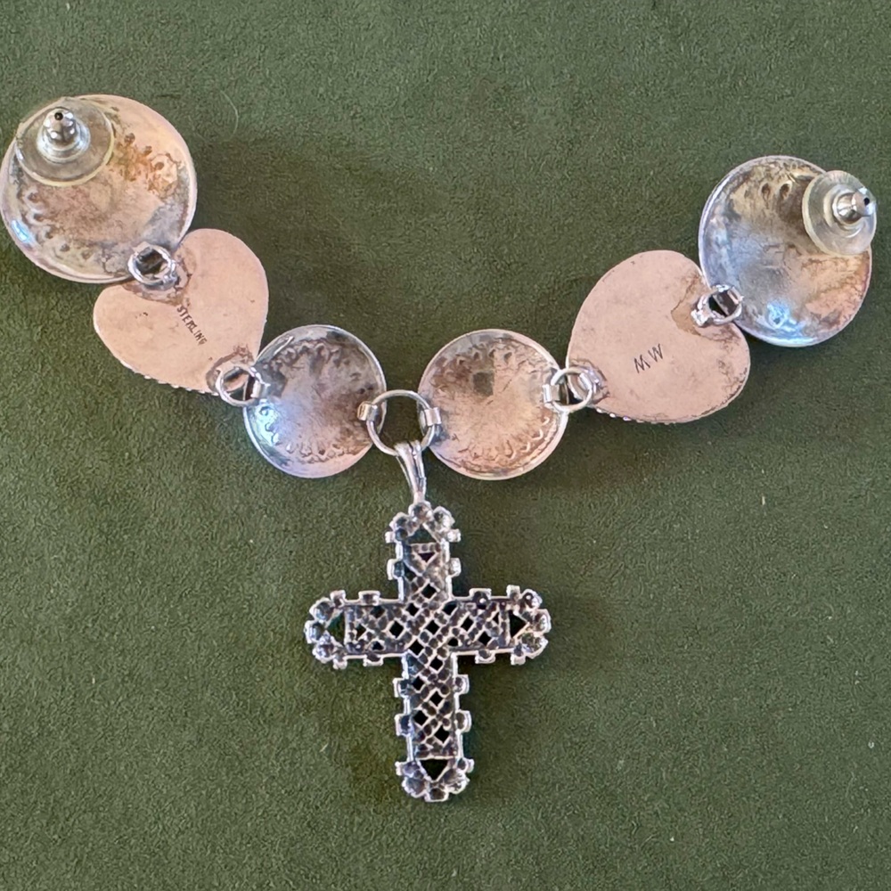 Vintage Native American Sterling Silver and Spiny Oyster Collar Pin. - Picture 4 of 10